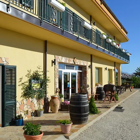 Della Mimosa Bed and breakfast Alia